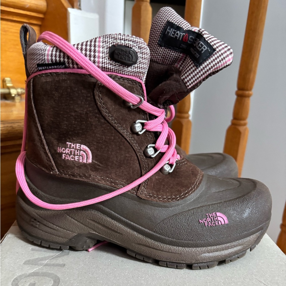The North Face Little Girl Brown Snow Boots with Pink Laces Size 3